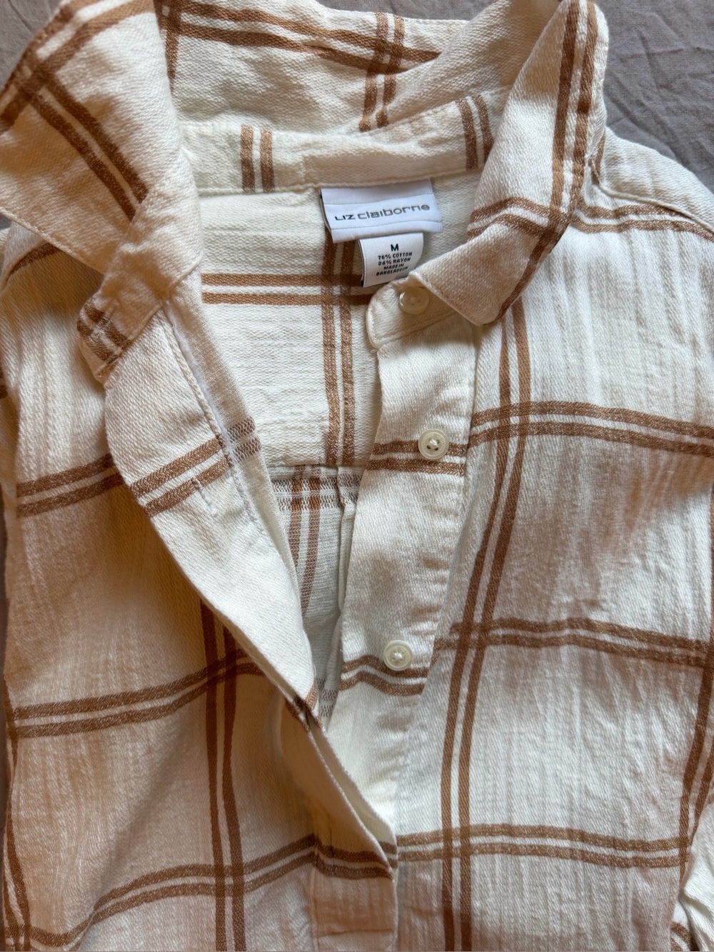 Liz Claiborne Cotton blend lightweight shirt summer cream. Size M